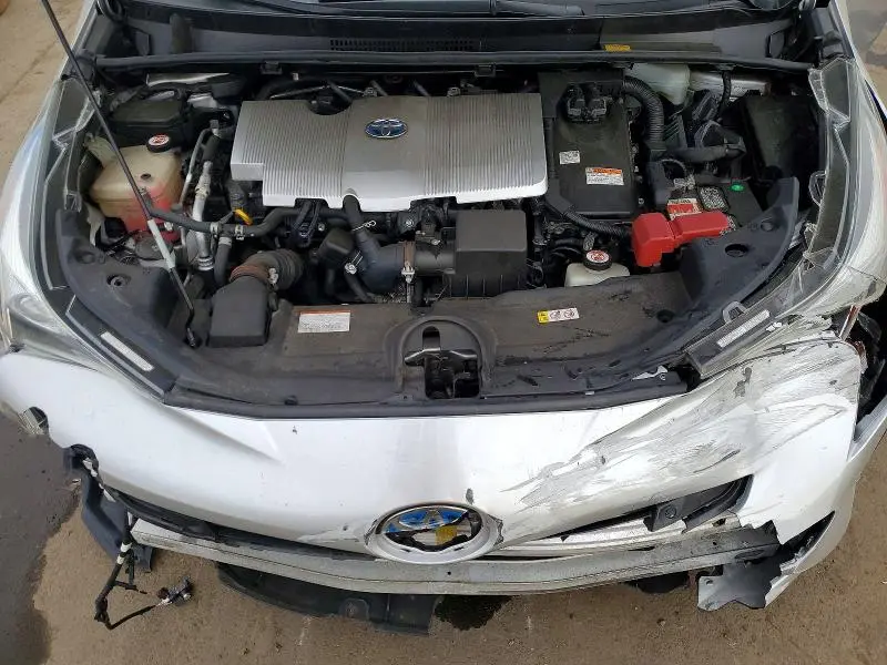 2018 TOYOTA PRIUS THREE  