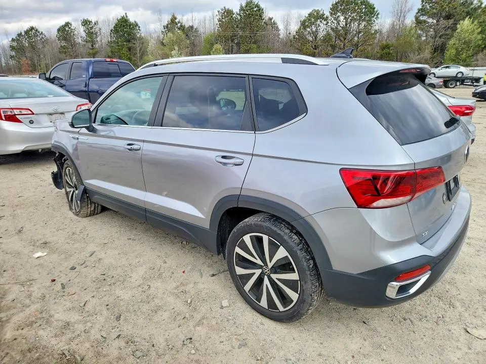 2024 VOLKSWAGEN TAOS SE  