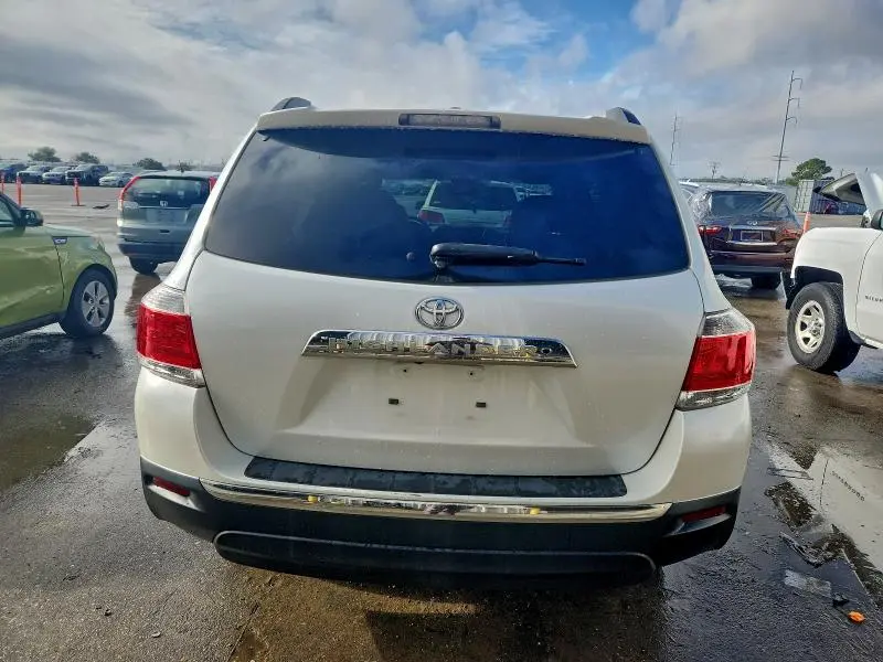 2013 TOYOTA HIGHLANDER LIMITED  