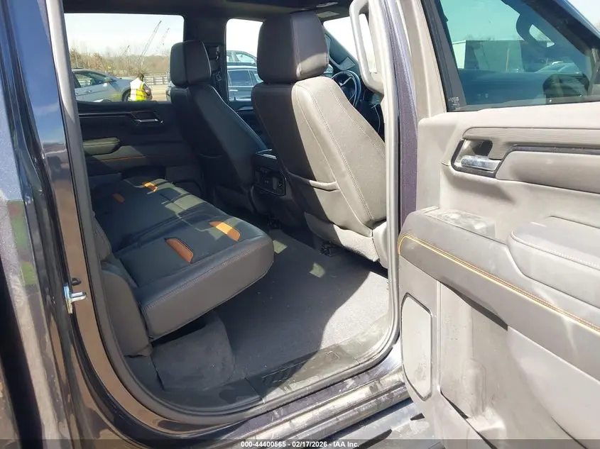 2023 GMC SIERRA 1500 4WD  SHORT BOX AT4