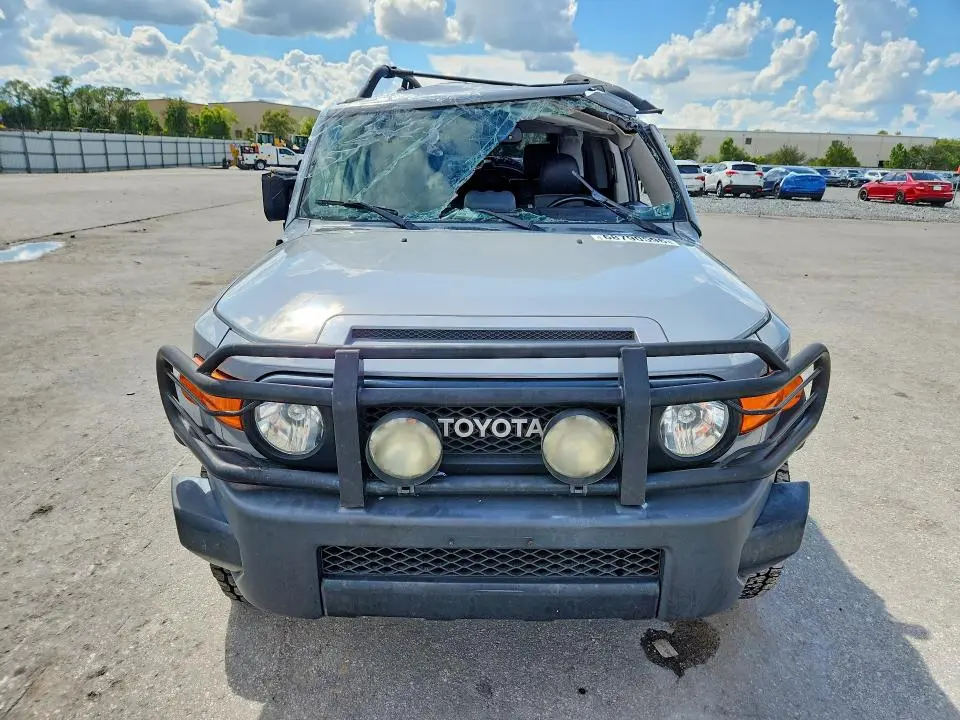 2013 TOYOTA FJ CRUISER BASE  