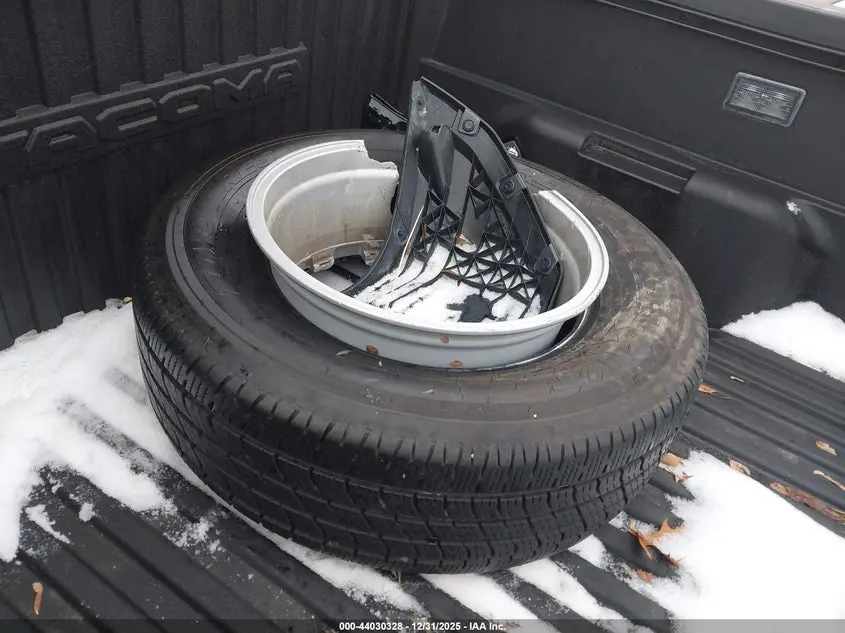 2025 TOYOTA TACOMA SR5