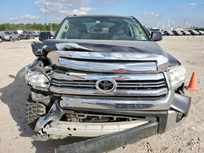 2017 TOYOTA TUNDRA CREWMAX SR5  