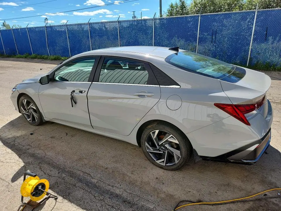 2024 HYUNDAI ELANTRA LUXURY  