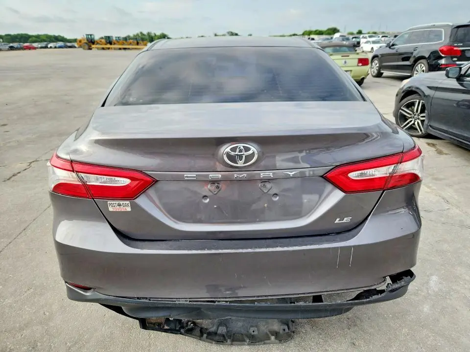 2018 TOYOTA CAMRY LE  