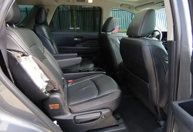 2022 NISSAN PATHFINDER SL  