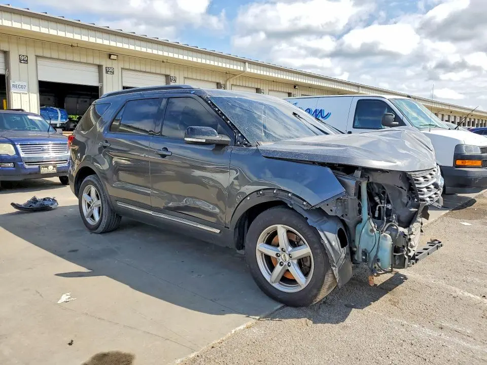 2016 FORD EXPLORER XLT  