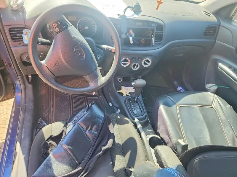 2010 HYUNDAI ACCENT SE  