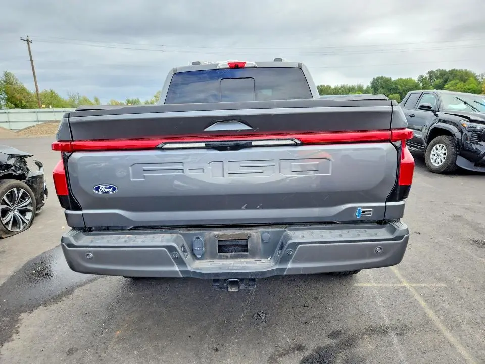2024 FORD F150 LIGHTNING LARIAT  