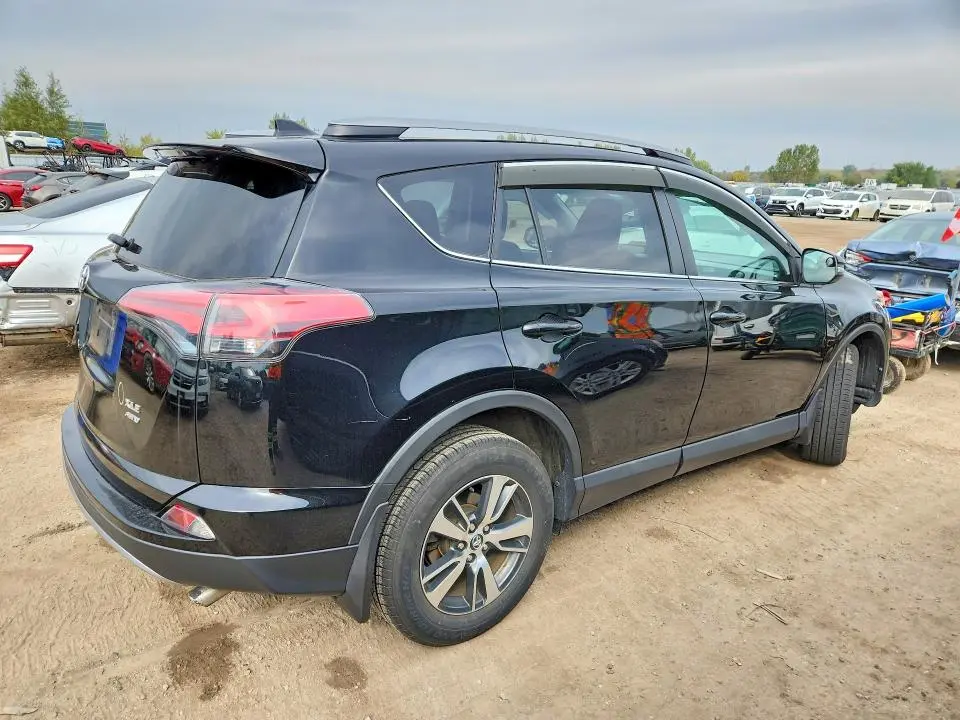 2018 TOYOTA RAV4 XLE  