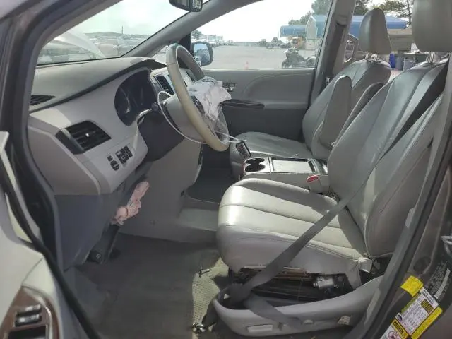 2011 TOYOTA SIENNA XLE  