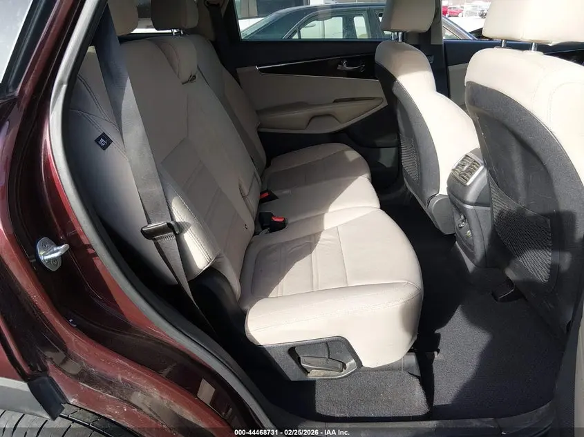2019 KIA SORENTO 2.4L LX