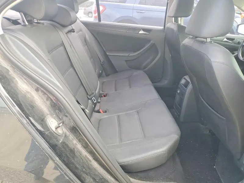 2012 VOLKSWAGEN JETTA SE  