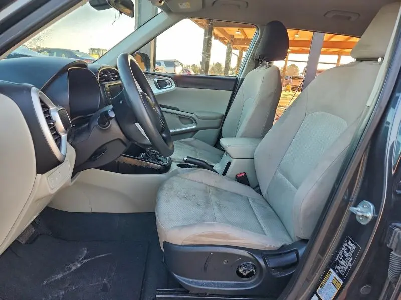 2023 KIA SOUL LX  