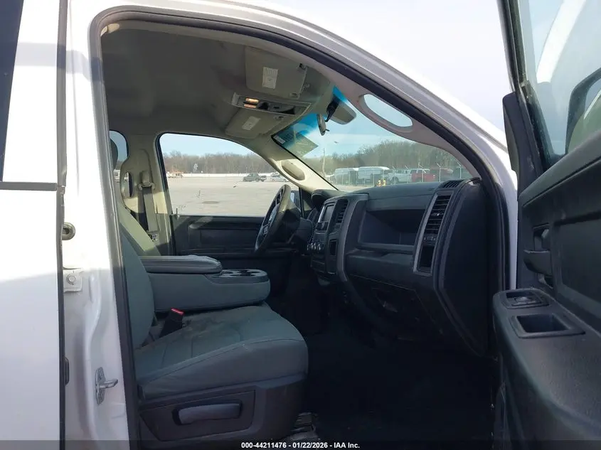 2018 RAM 1500 EXPRESS  4X4 6'4 BOX