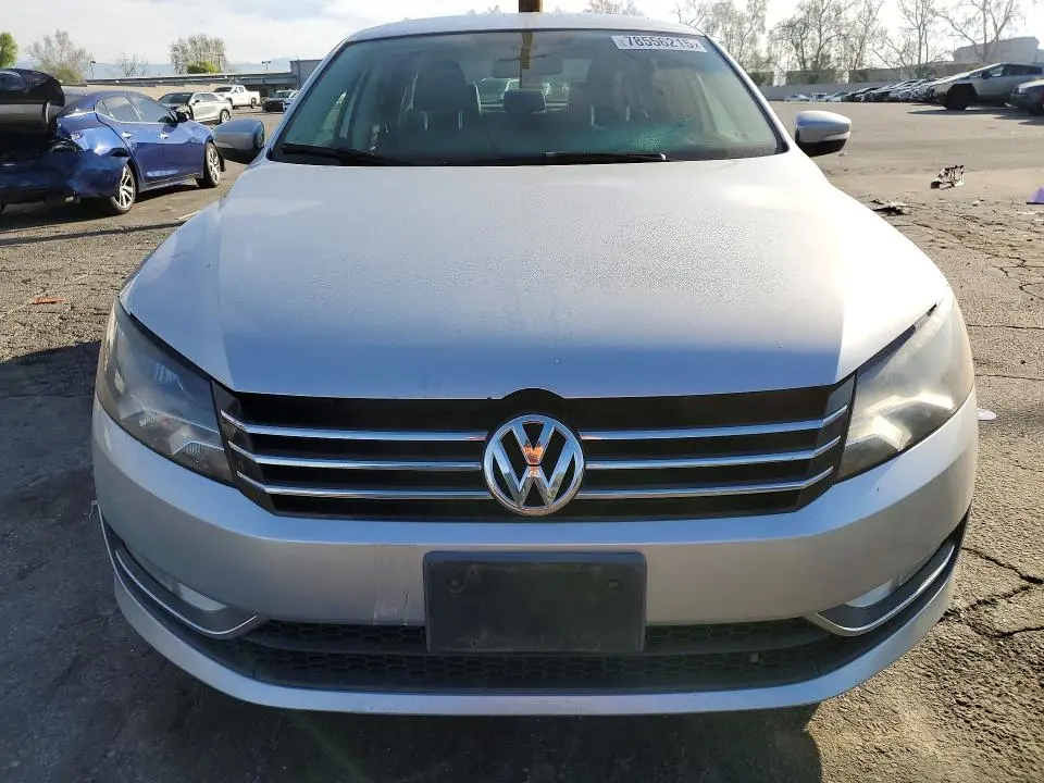 2015 VOLKSWAGEN PASSAT S  