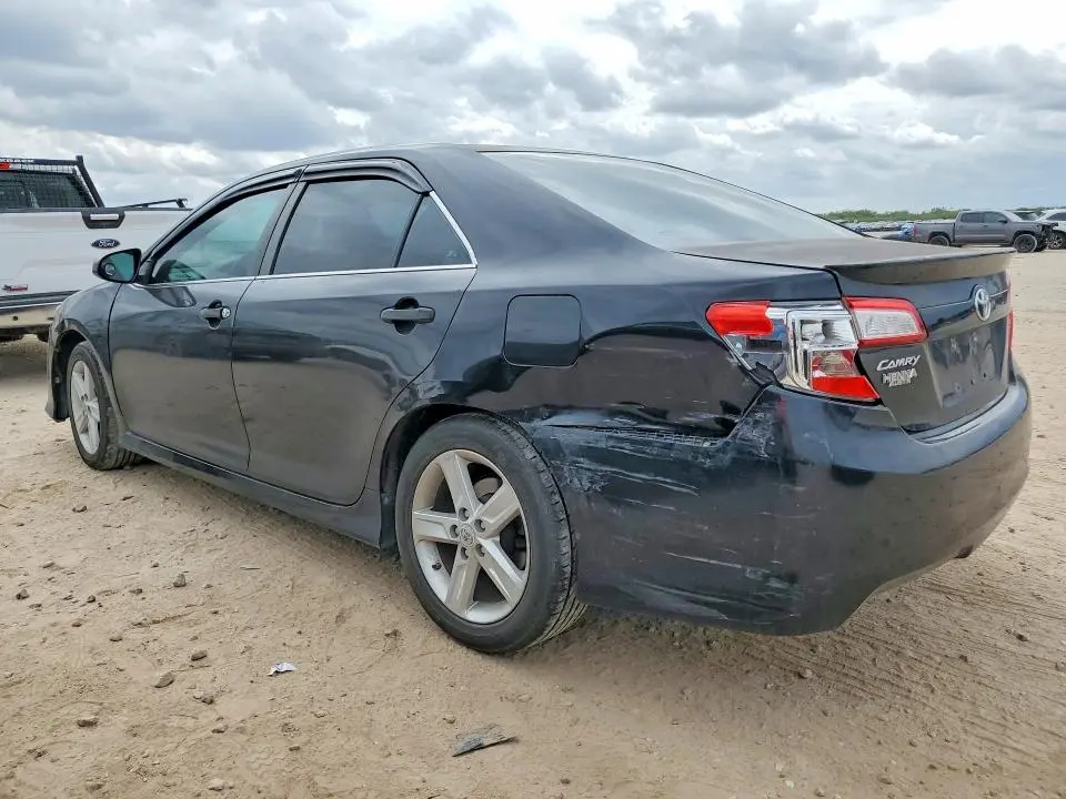 2012 TOYOTA CAMRY SE  