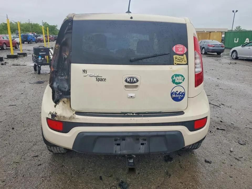 2013 KIA SOUL +  