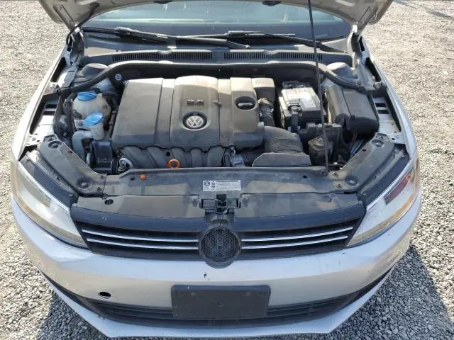 2011 VOLKSWAGEN JETTA SE  