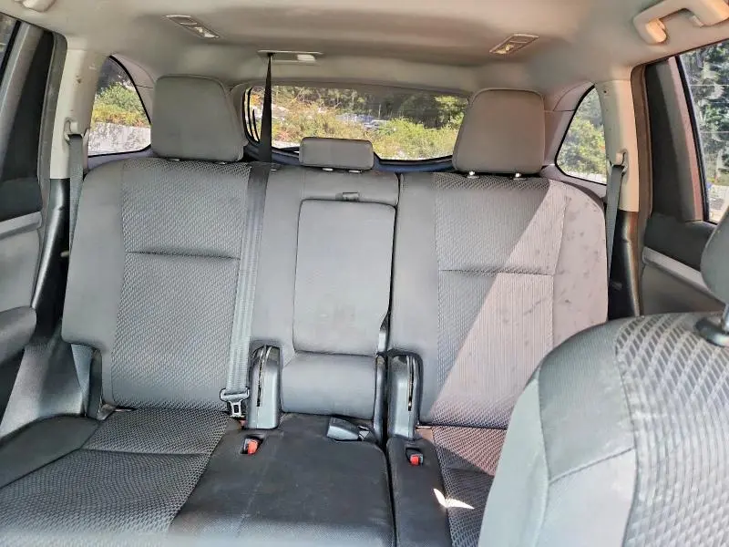 2017 TOYOTA HIGHLANDER LE  