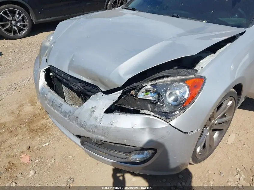 2012 HYUNDAI GENESIS 3.8 TRACK