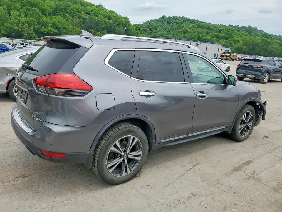 2017 NISSAN ROGUE SL  