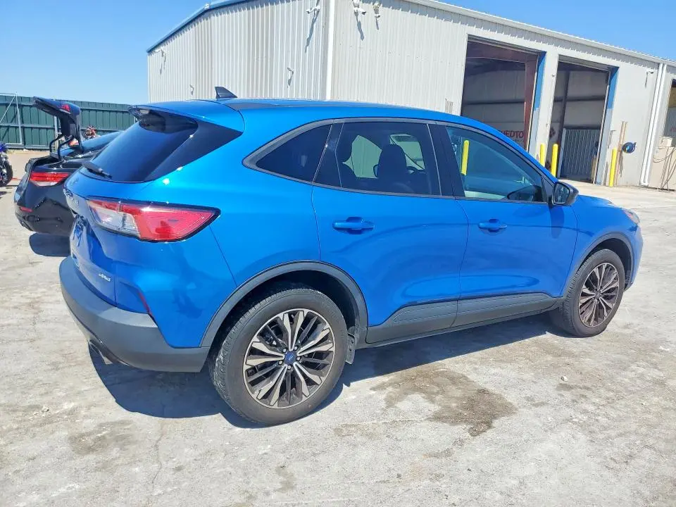 2021 FORD ESCAPE SE  