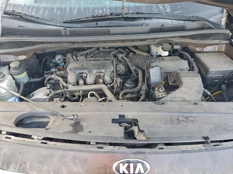 2017 KIA SEDONA LX  