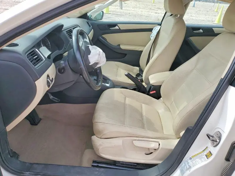2012 VOLKSWAGEN JETTA SE  