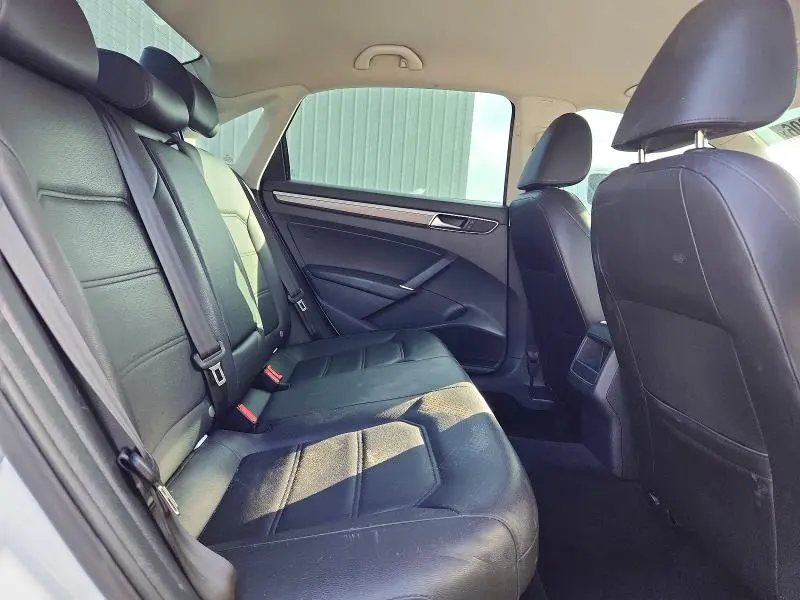 2017 VOLKSWAGEN PASSAT R-LINE  
