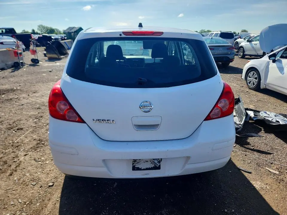 2010 NISSAN VERSA 1.8 S  