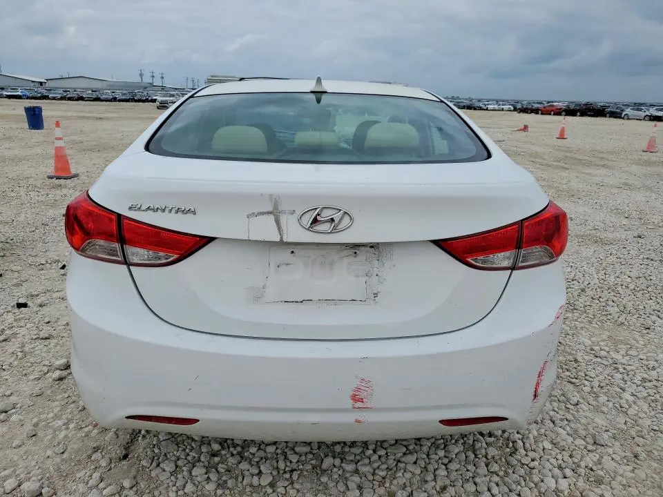 2013 HYUNDAI ELANTRA GLS  