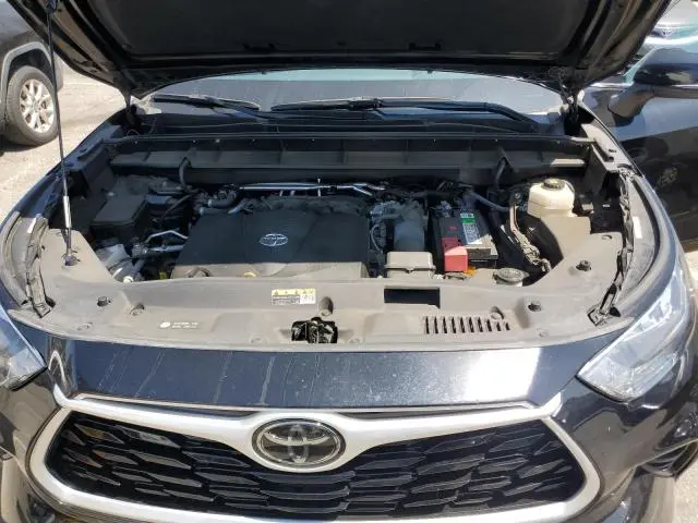 2020 TOYOTA HIGHLANDER XLE  