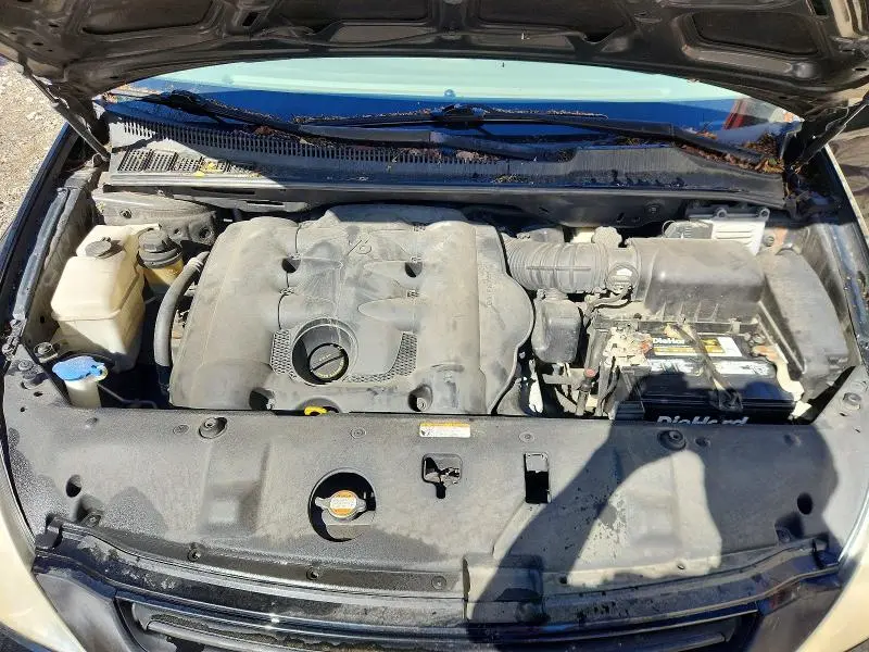2010 KIA SEDONA LX  