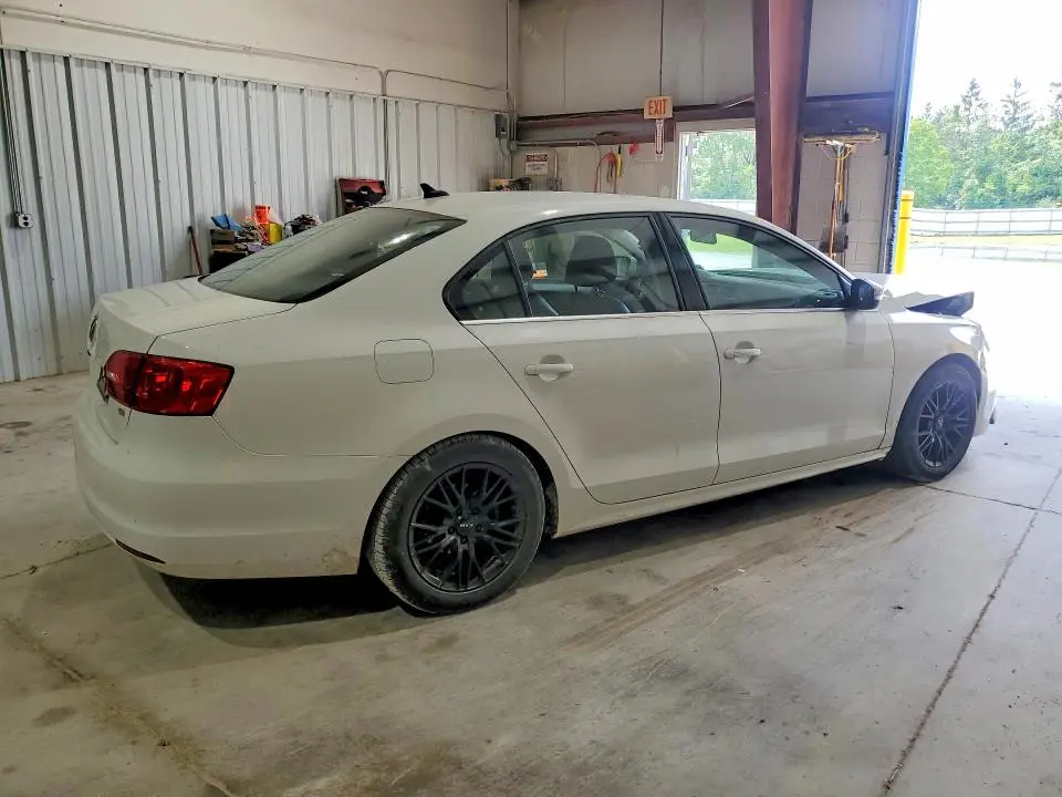 2014 VOLKSWAGEN JETTA SE  