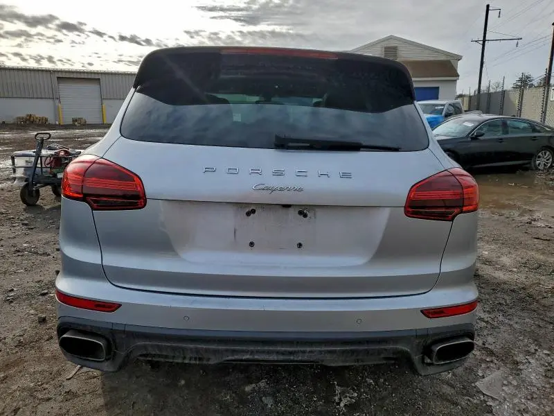2015 PORSCHE CAYENNE   