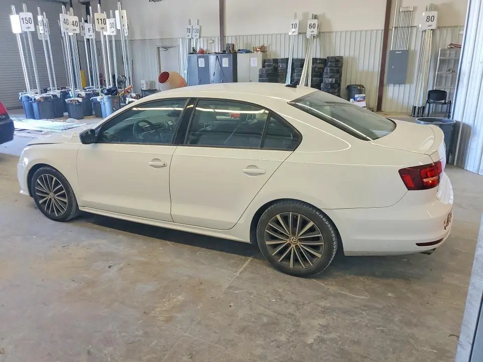 2016 VOLKSWAGEN JETTA SPORT  