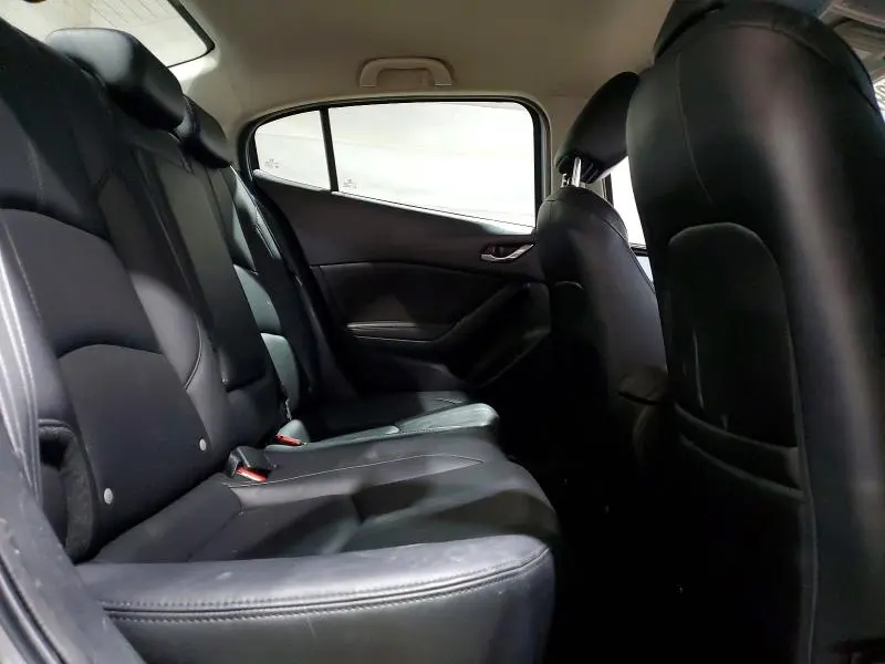 2017 MAZDA 3 TOURING  