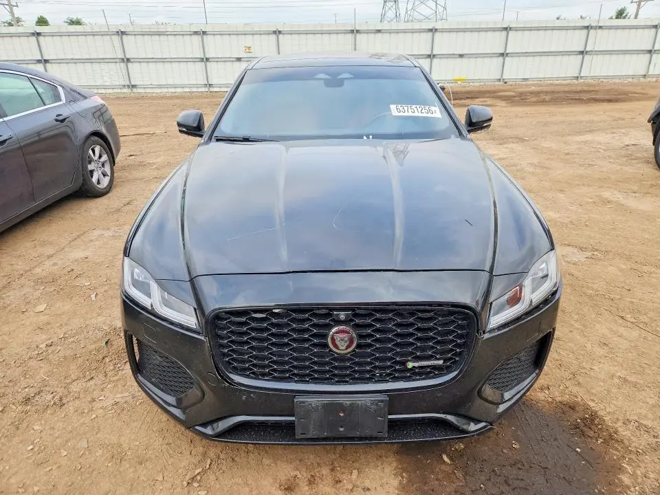 2021 JAGUAR XF R-DYNAMIC SE  