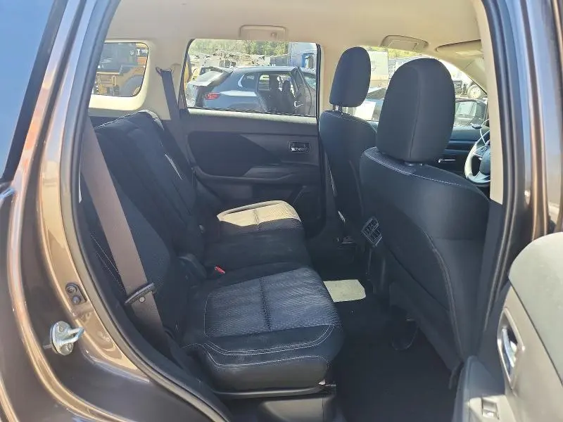 2019 MITSUBISHI OUTLANDER ES  