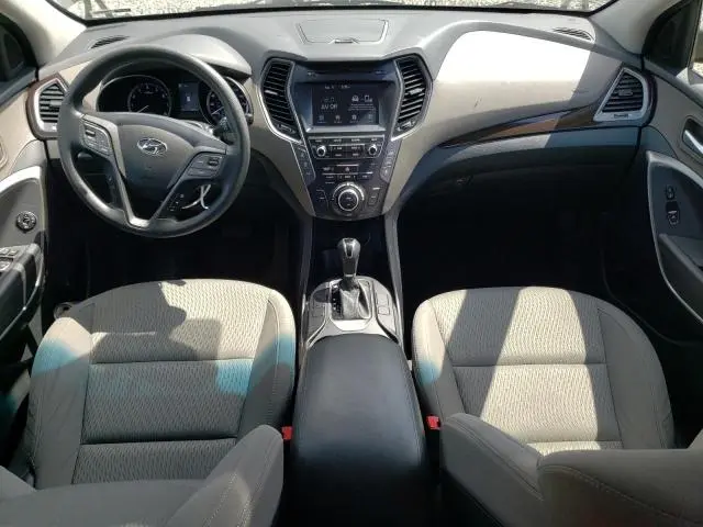 2018 HYUNDAI SANTA FE SE  