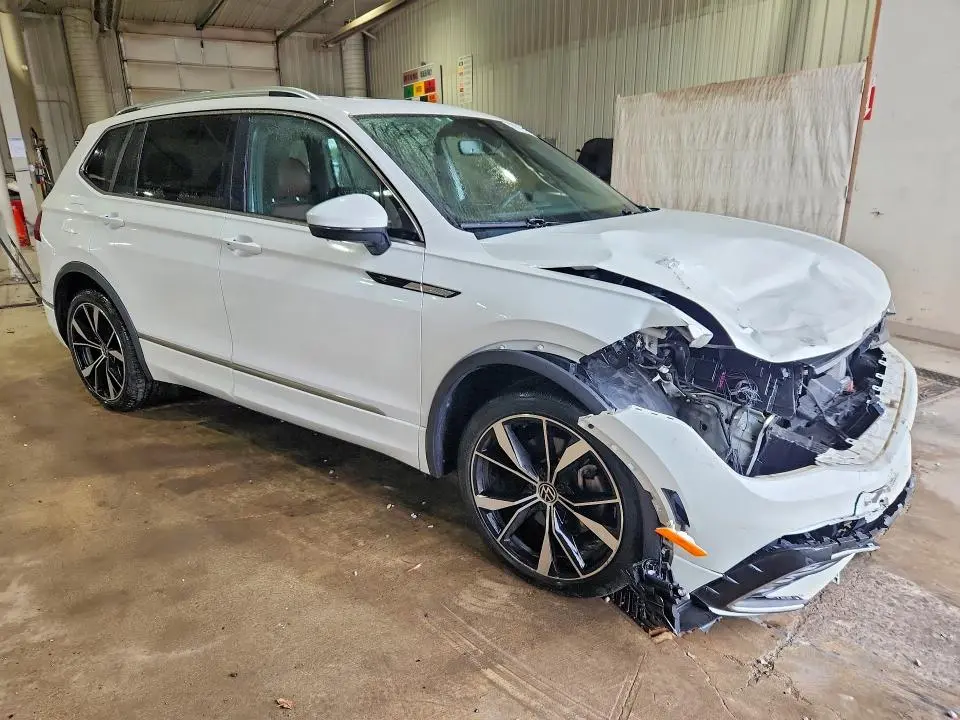 2024 VOLKSWAGEN TIGUAN SEL R-LINE BLACK  