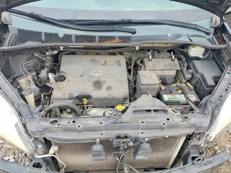 2013 TOYOTA SIENNA XLE  