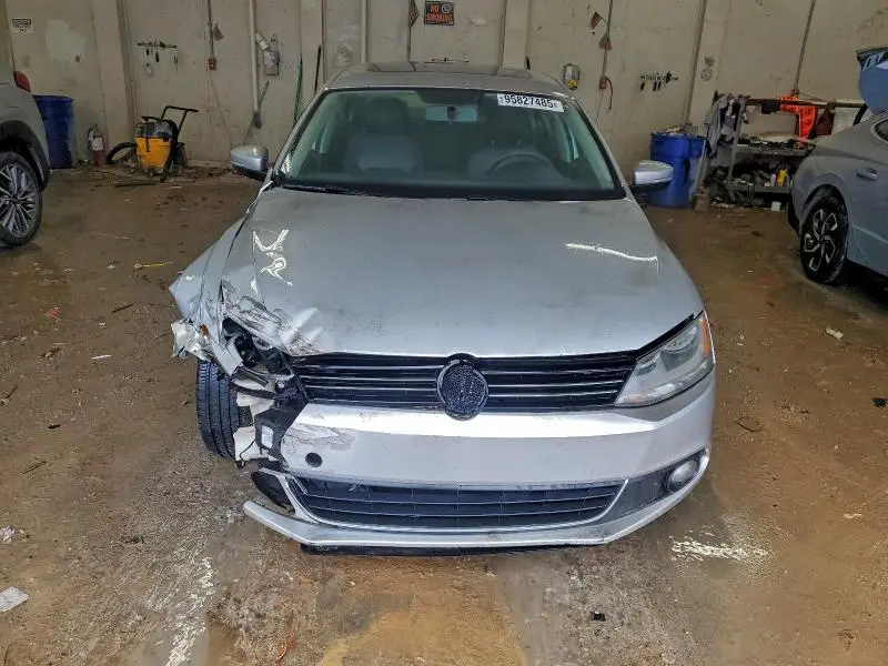 2011 VOLKSWAGEN JETTA SEL  