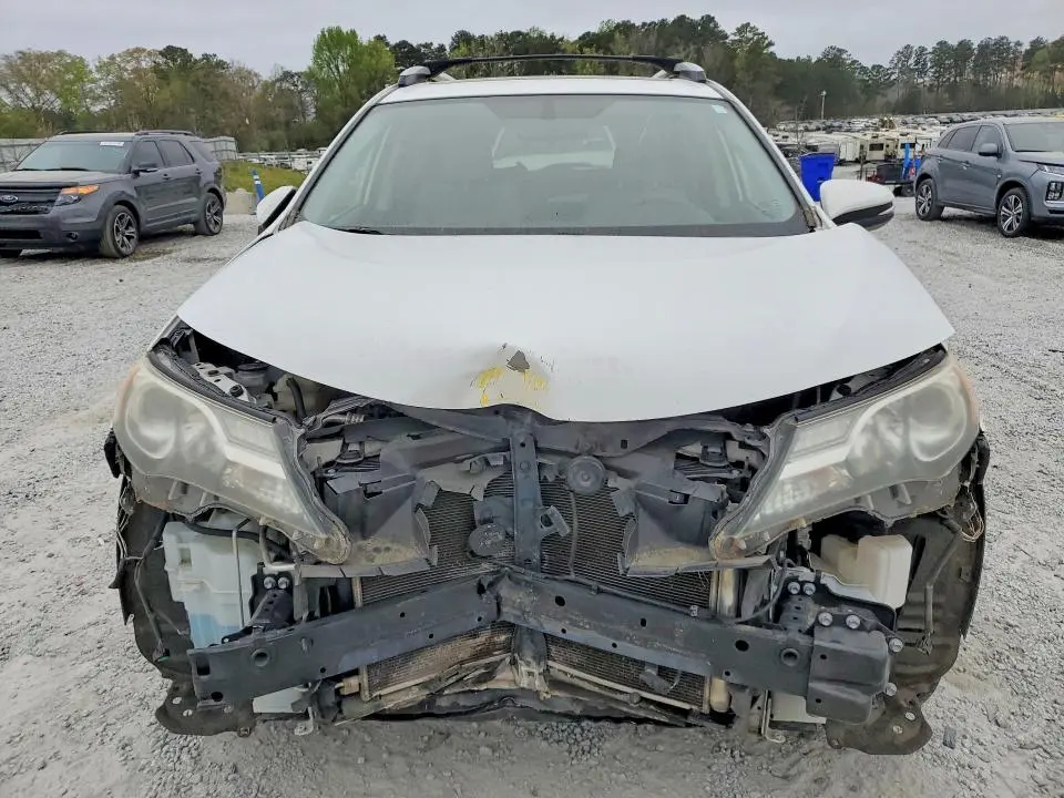 2015 TOYOTA RAV4 XLE  