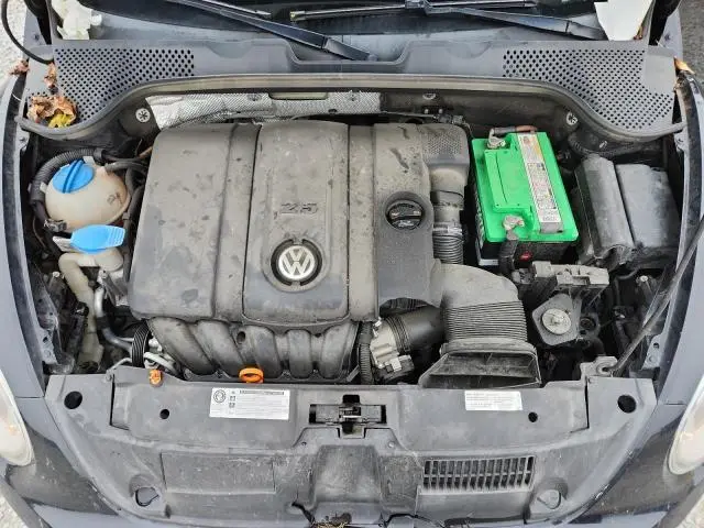 2013 VOLKSWAGEN BEETLE   