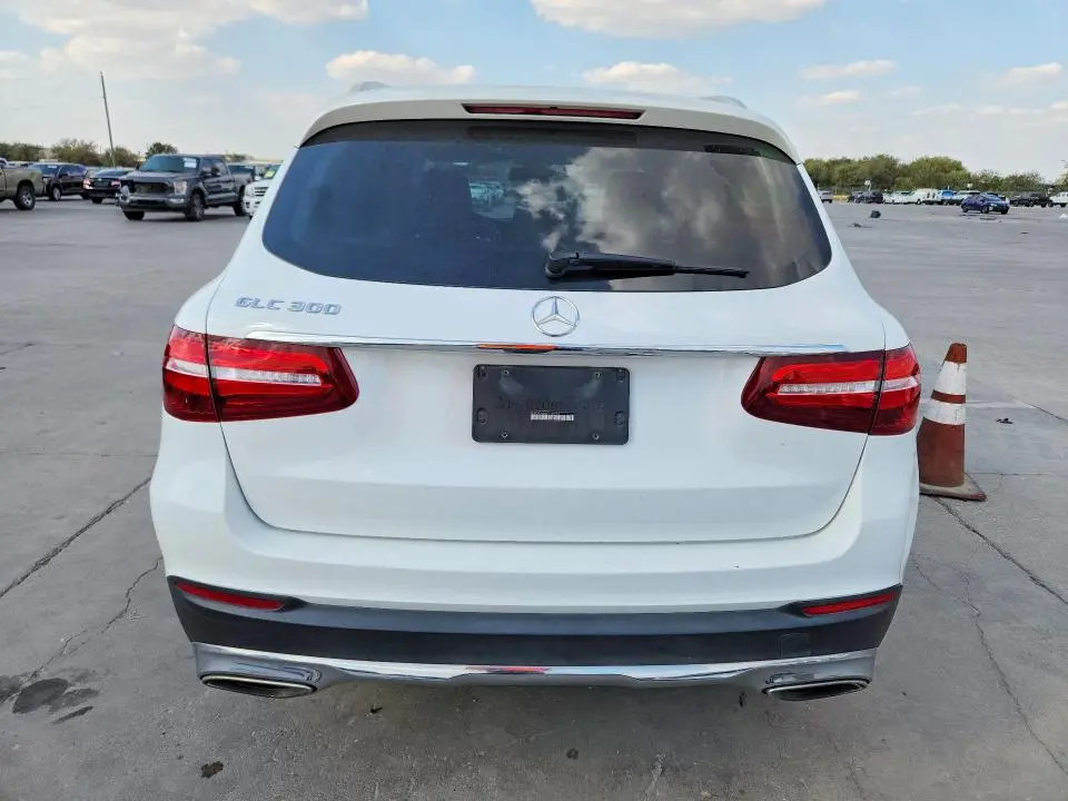 2019 MERCEDES-BENZ GLC 300  