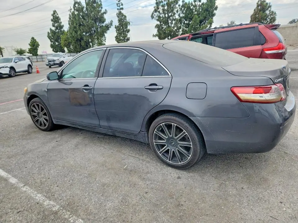 2011 TOYOTA CAMRY LE  
