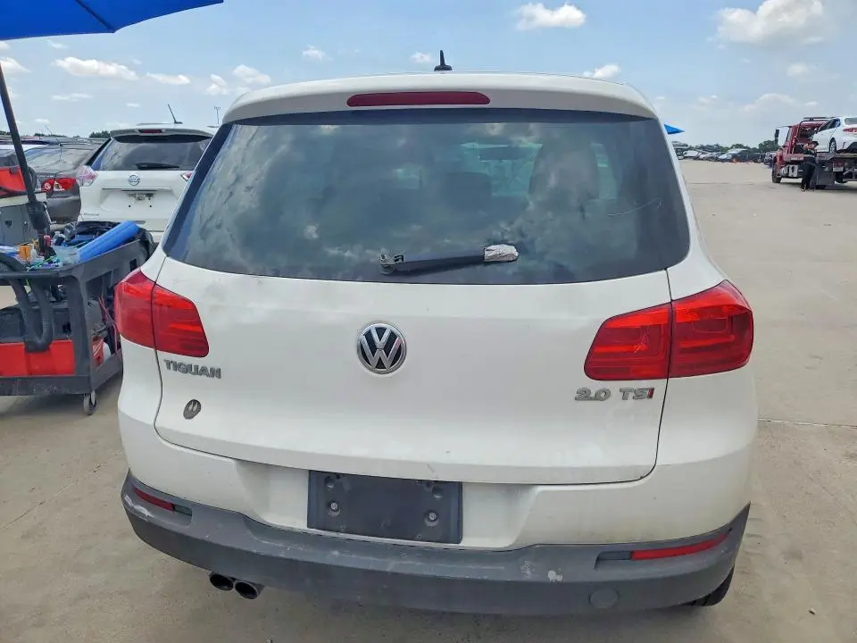 2013 VOLKSWAGEN TIGUAN S  