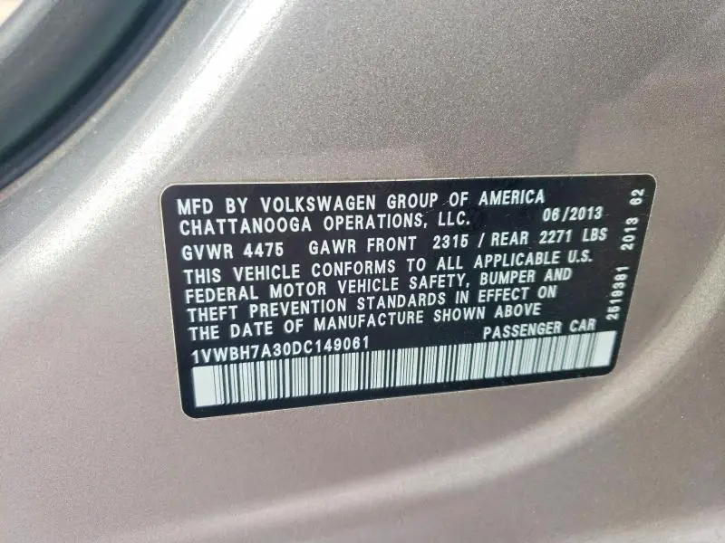 2013 VOLKSWAGEN PASSAT SE  